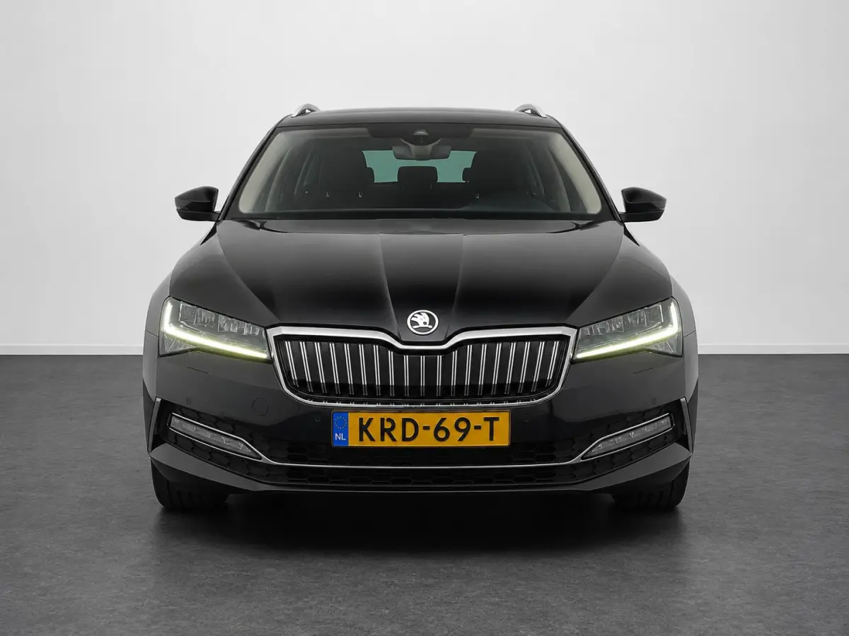 1.4 TSI DSG Aut. iV Business Edition Plus SoH 92% Trekhaak Camera Navi Carplay DCC Stoelverwarming Verwarmbare Voorruit Cruise Control Full LED PDC VA