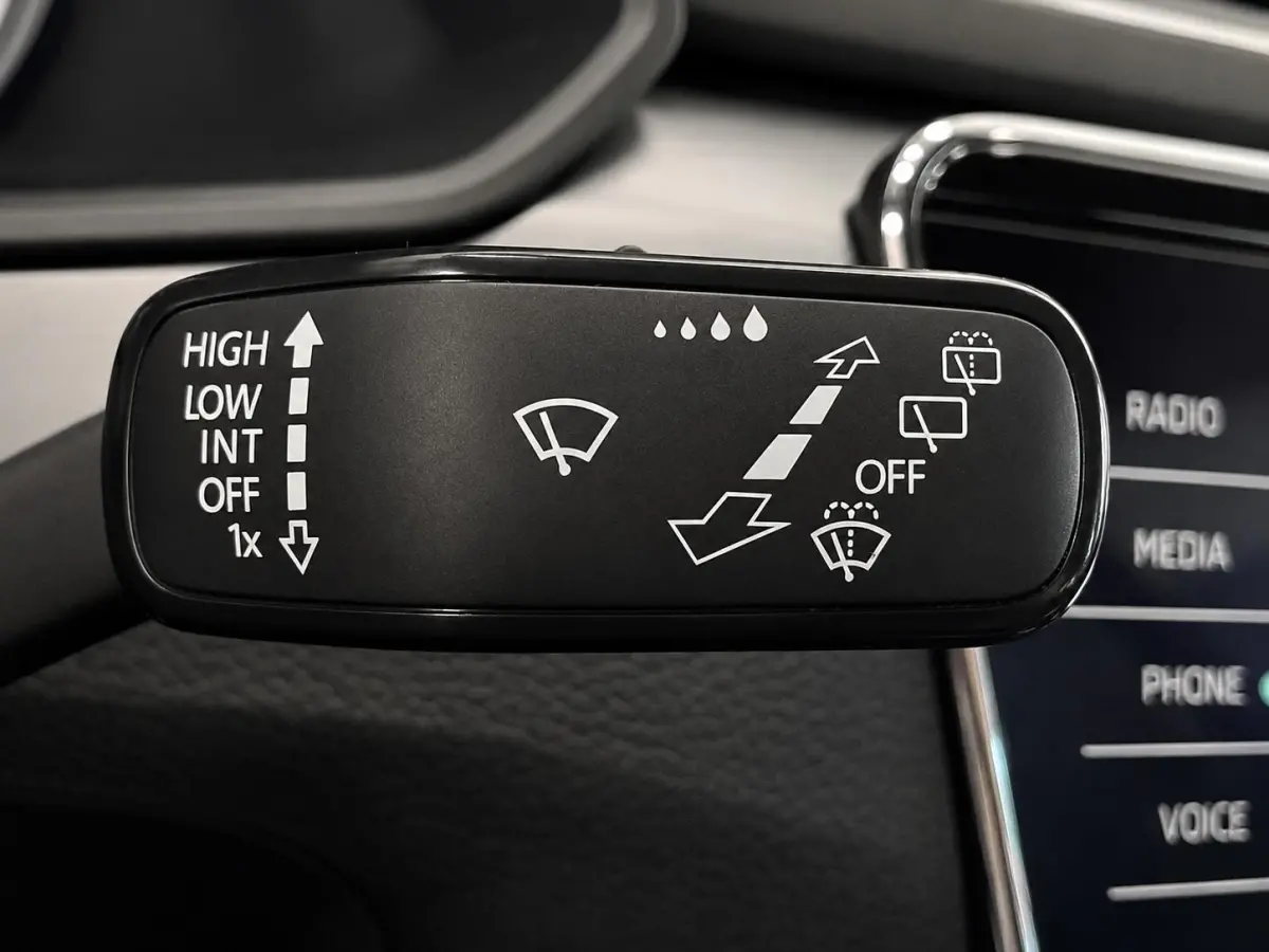 1.4 TSI DSG iV Business Edition Plus SoH 92% Trekhaak Camera Navi Carplay DCC Stoelverwarming Verwarmbare Voorruit Cruise Control Full LED PDC VA
