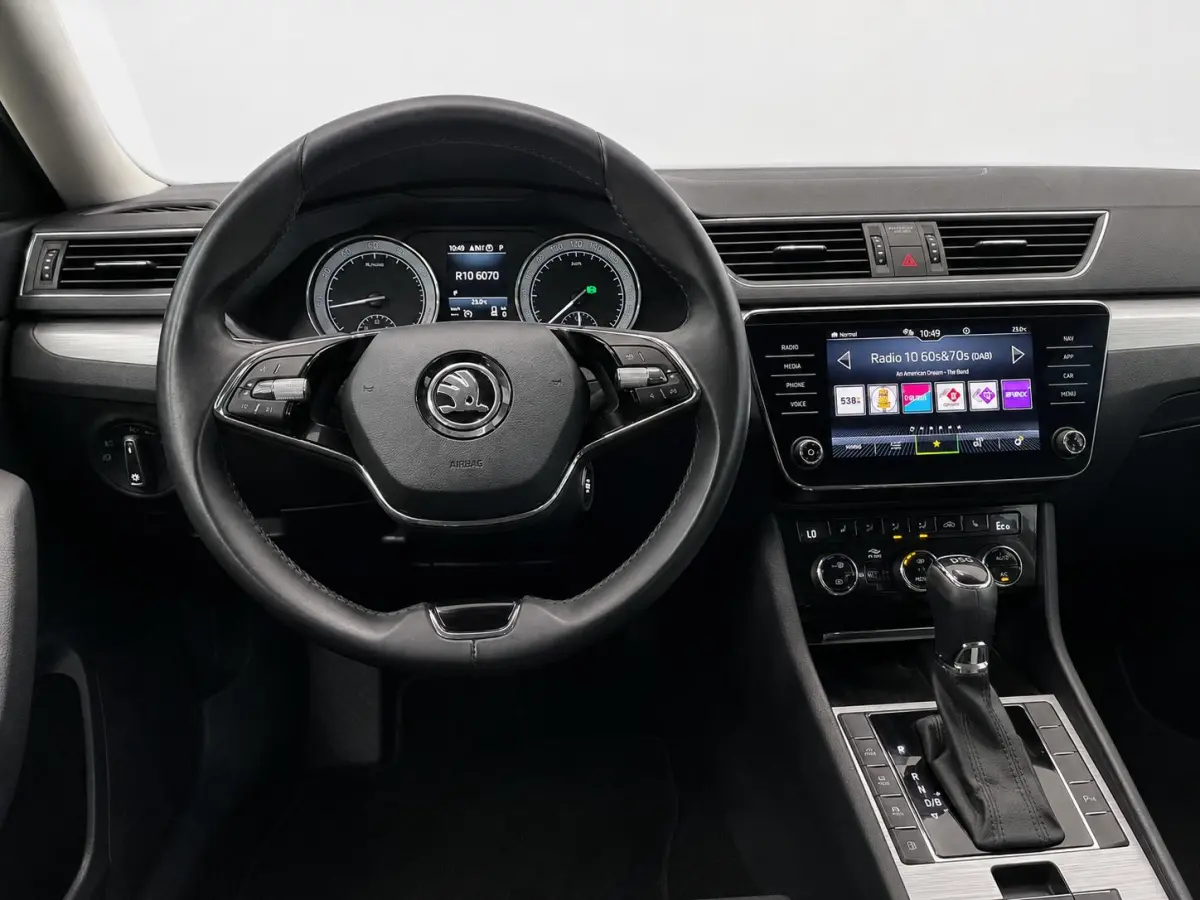 1.4 TSI DSG iV Business Edition Plus SoH 92% Trekhaak Camera Navi Carplay DCC Stoelverwarming Verwarmbare Voorruit Cruise Control Full LED PDC VA