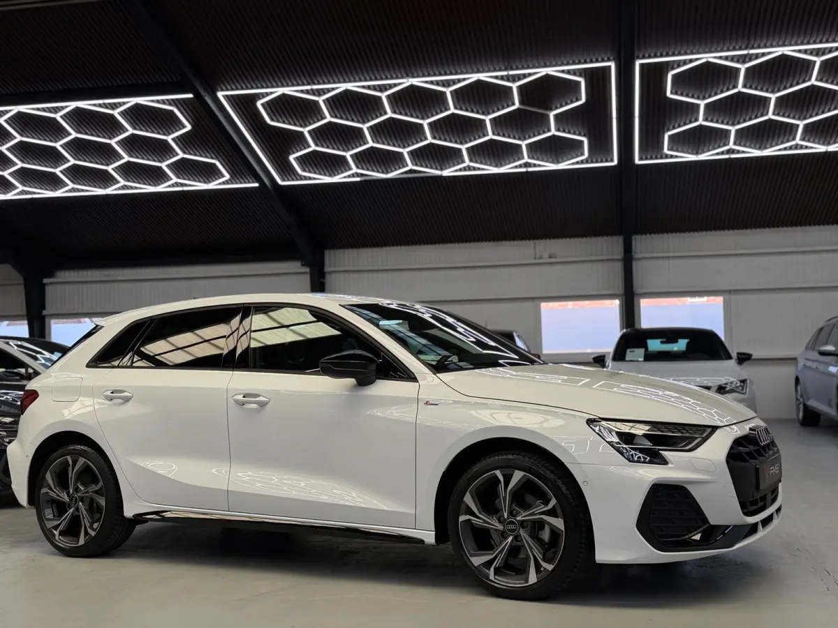 35 TFSI S-Line CarPlay Camera Facelift