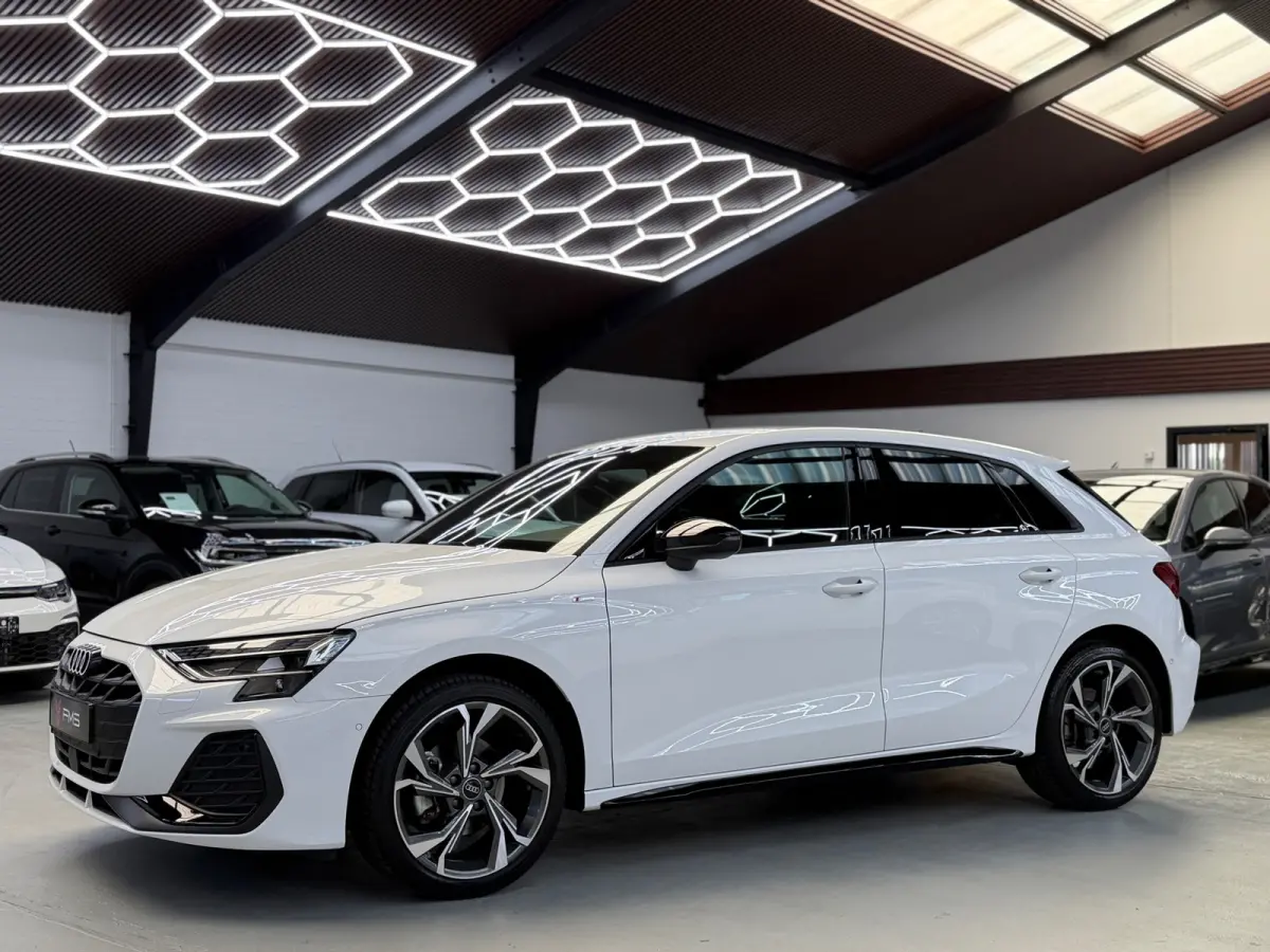 35 TFSI S-Line CarPlay Camera Facelift