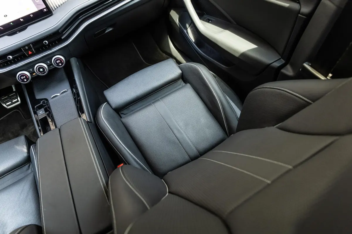 1.5 TSI 204pk PHEV Sportline Business | Panoramadak | Head-up Display | Stoelkoeling