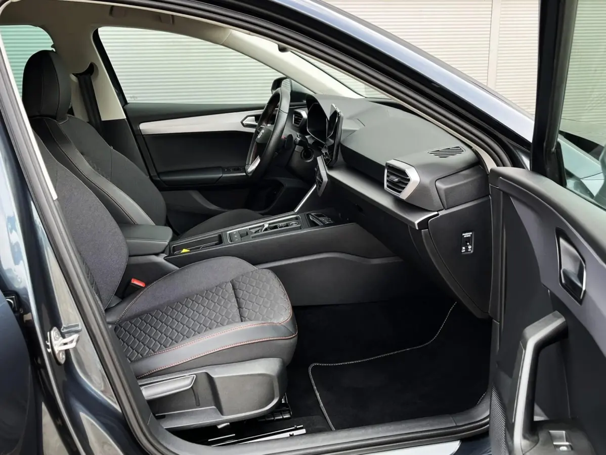 1.4 TSI eHybrid 204pk DSG PHEV FR Business Intense | SoH 95% | Trekhaak | Navigatgie | Stoelverwarming
