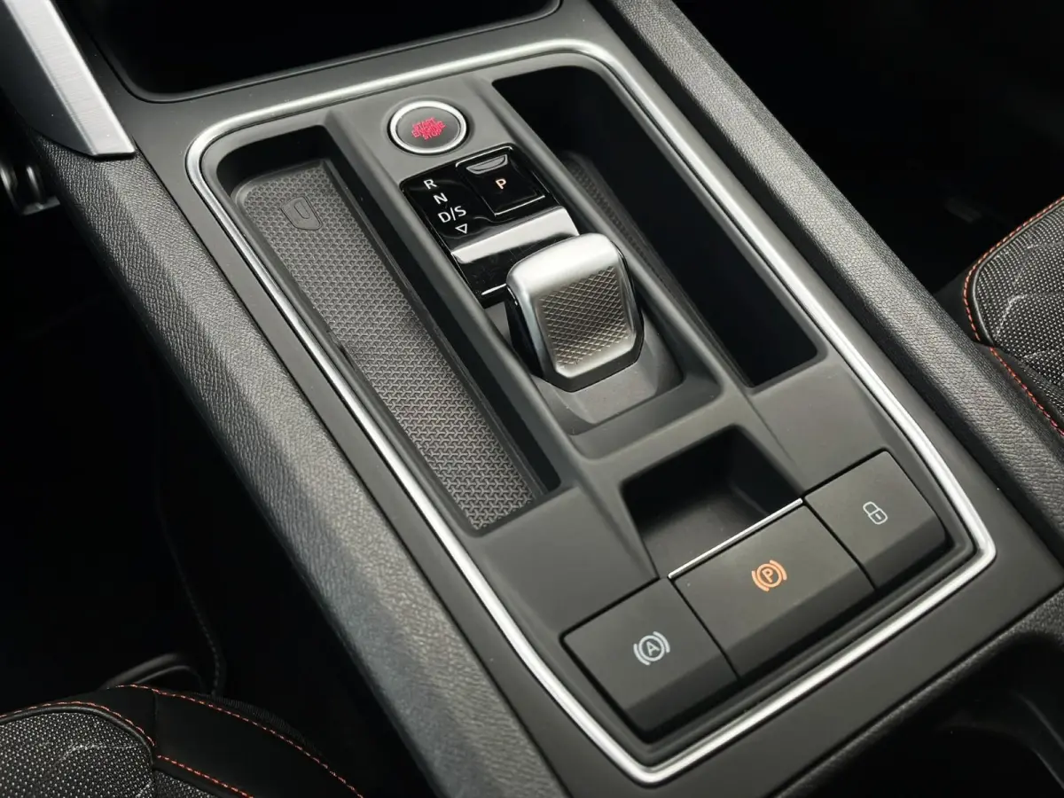 1.4 TSI eHybrid 204pk DSG PHEV FR Business Intense | SoH 95% | Trekhaak | Navigatgie | Stoelverwarming