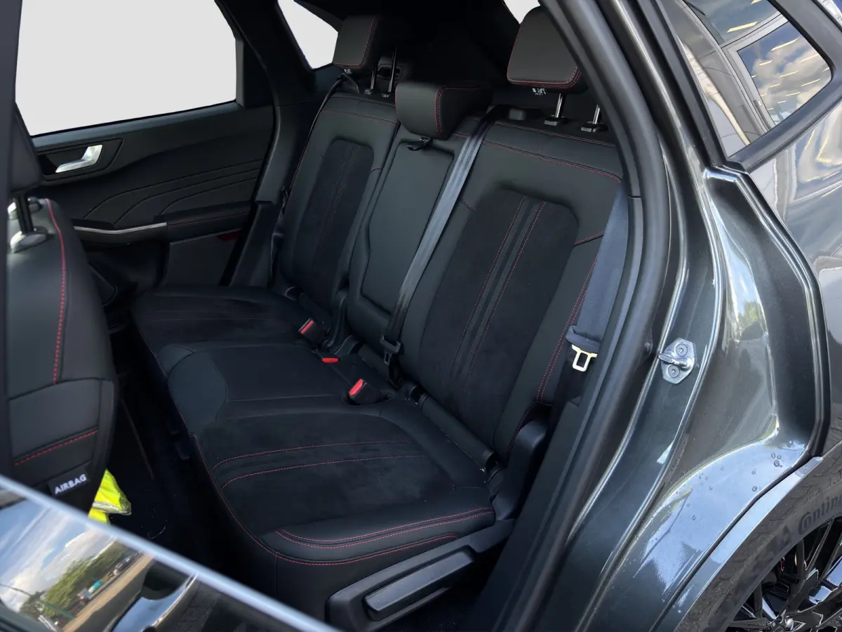 2.5 PHEV ST-Line X | Black Pack | Trekhaak | 20 inch | Pano