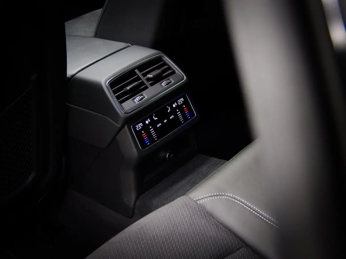 55 TFSI e quattro Competition S-Line Edition (MAXTON, B&O, SFEERVERLICHTING, TREKHAAK, PANO, 360 CAMERA, CARPLAY)
