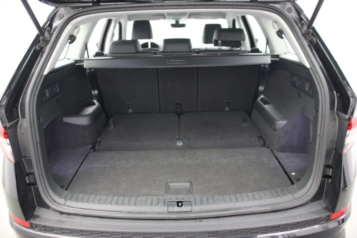 1.5 TSI Business Edition 7 Persoons - Carplay, Camera, Cruise, Clima, Half Leer