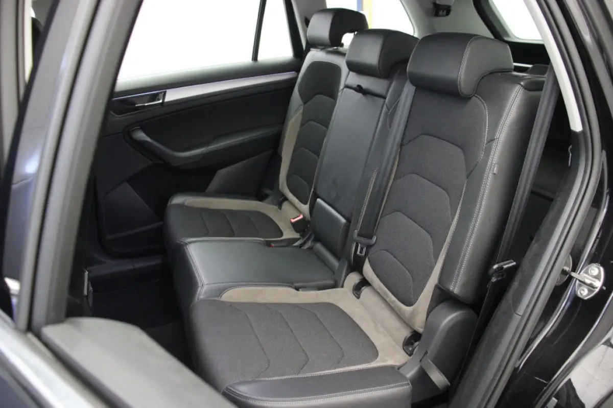 1.5 TSI Business Edition 7 Persoons - Carplay, Camera, Cruise, Clima, Half Leer