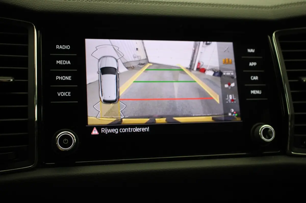 1.5 TSI Business Edition 7 Persoons - Carplay, Camera, Cruise, Clima, Half Leer