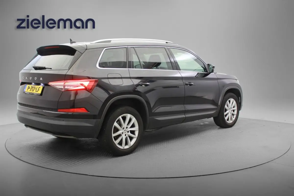 1.5 TSI Business Edition 7 Persoons - Carplay, Camera, Cruise, Clima, Half Leer