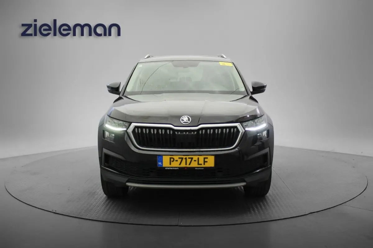 1.5 TSI Business Edition 7 Persoons - Carplay, Camera, Cruise, Clima, Half Leer