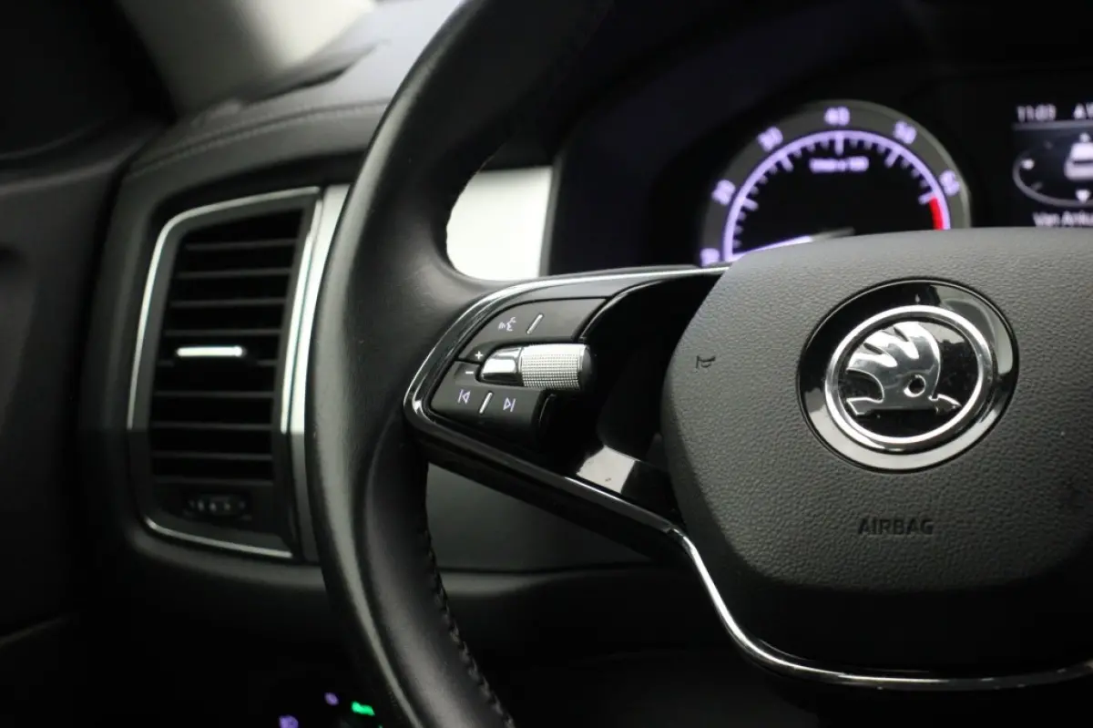 1.5 TSI Business Edition 7 Persoons - Carplay, Camera, Cruise, Clima, Half Leer