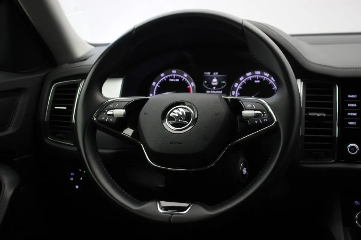 1.5 TSI Business Edition 7 Persoons - Carplay, Camera, Cruise, Clima, Half Leer