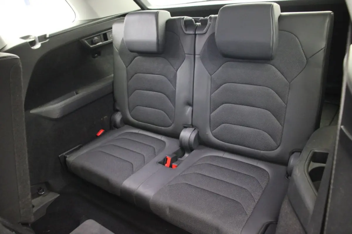 1.5 TSI Business Edition 7 Persoons - Carplay, Camera, Cruise, Clima, Half Leer