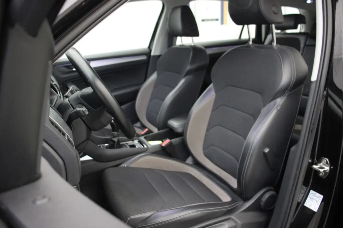 1.5 TSI Business Edition 7 Persoons - Carplay, Camera, Cruise, Clima, Half Leer