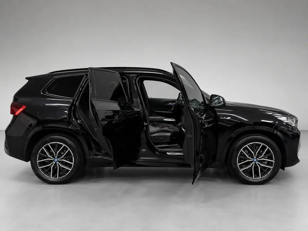 XDrive30e M-SPORT 327PK PANO/LEDER/H-KARDON/MASSAGE/M-STOELEN/DAB/CARPLAY//