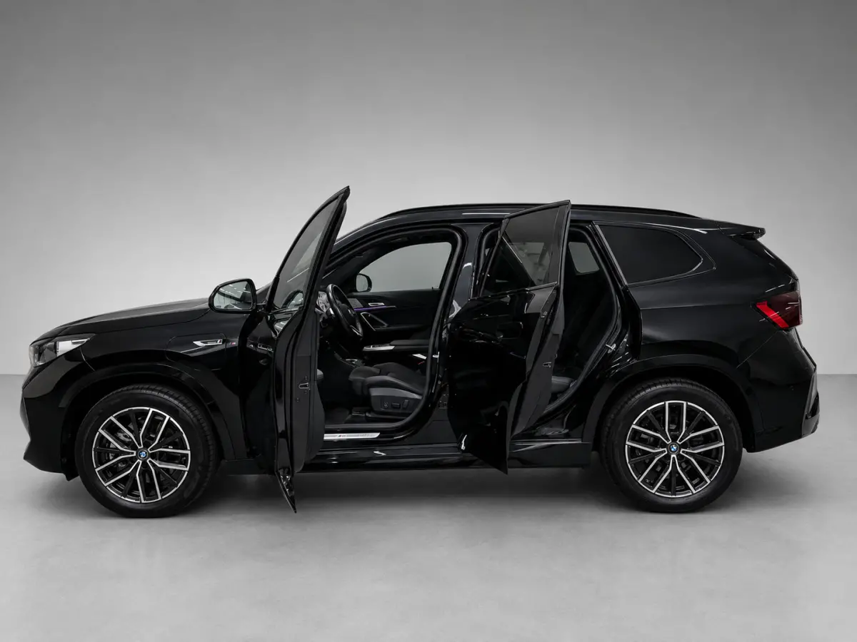 XDrive30e M-SPORT 327PK PANO/LEDER/H-KARDON/MASSAGE/M-STOELEN/DAB/CARPLAY//