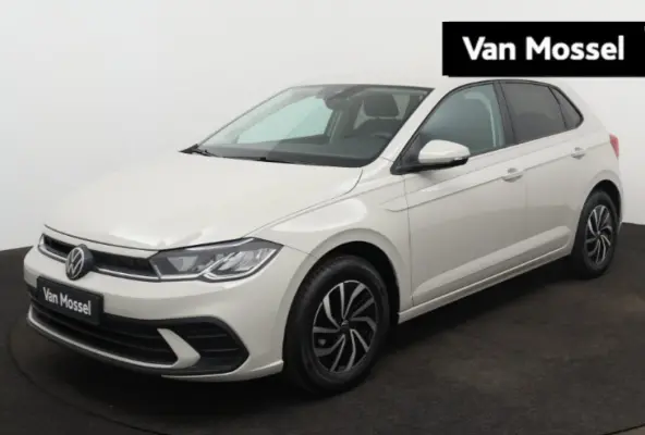 1.0 TSI Life Edition | Navigatie | Apple Carplay | Adaptieve cruise control | Climate control | Parkeersensoren achter | Achteruitrijcamera | LMV 15" inch | LED Verlichtingen |