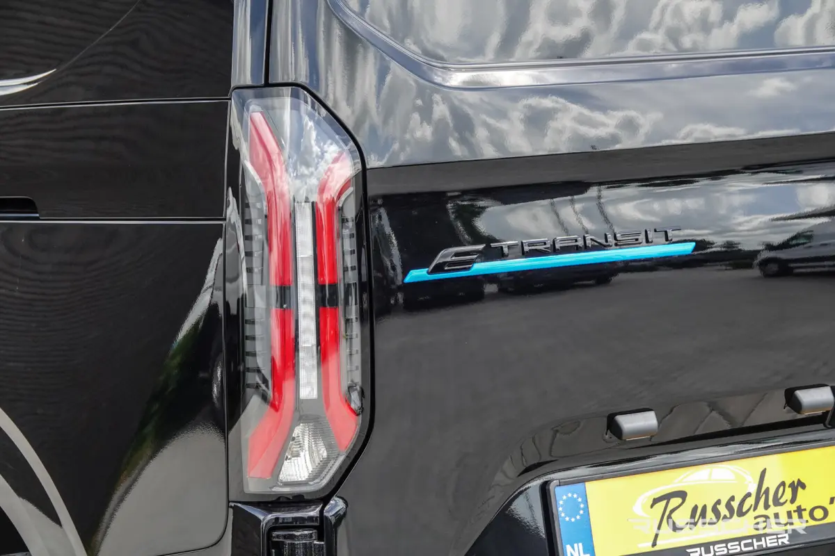 L2H1 218Pk Aut. | Elektrisch | Nieuwe 71Kwh Accu | Limited 340 | 2xSchuifdeur | 360° Camera | 17'' | Agate Black