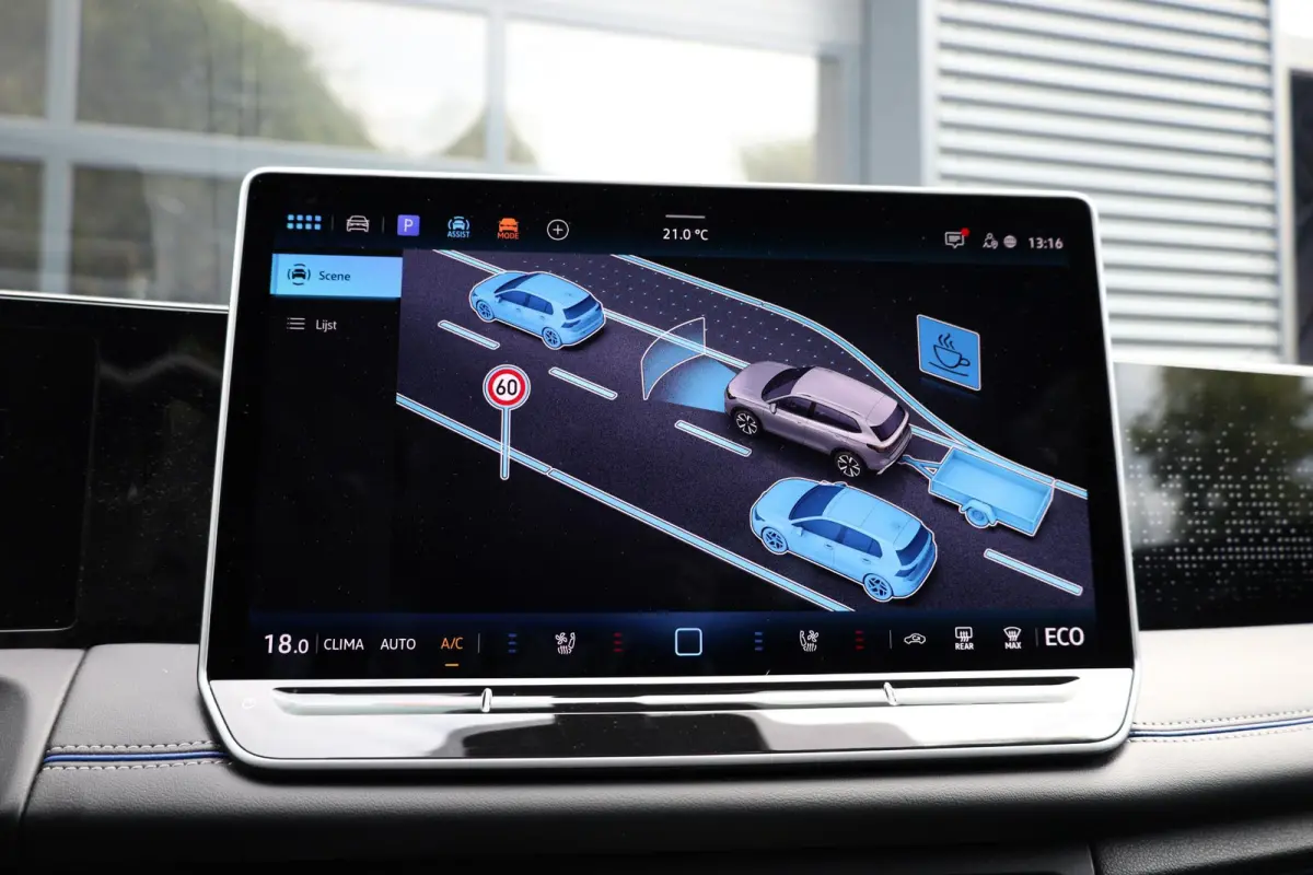 1.5 eHybrid R-Line Edition |Pano |Leder |Head-up |Massage |Harman/Kardon |Stoelverkoeling |360° |Trekhaak