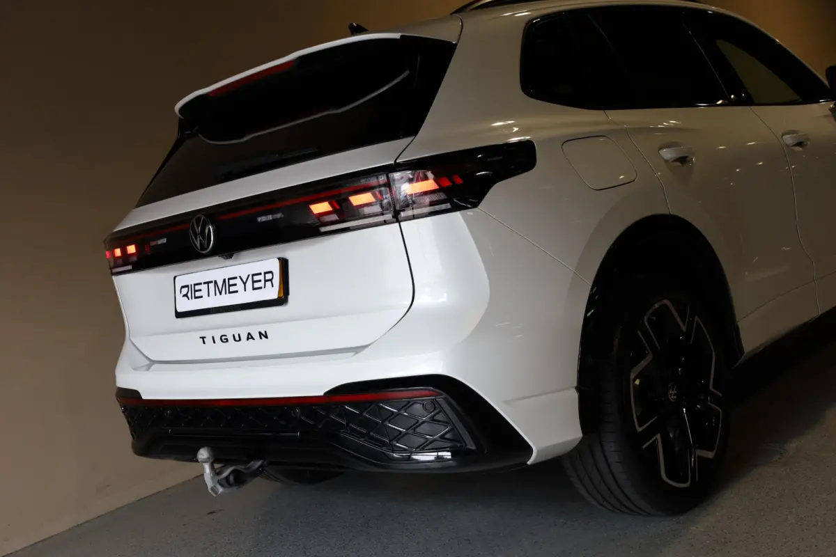 1.5 eHybrid R-Line Edition |Pano |Leder |Head-up |Massage |Harman/Kardon |Stoelverkoeling |360° |Trekhaak