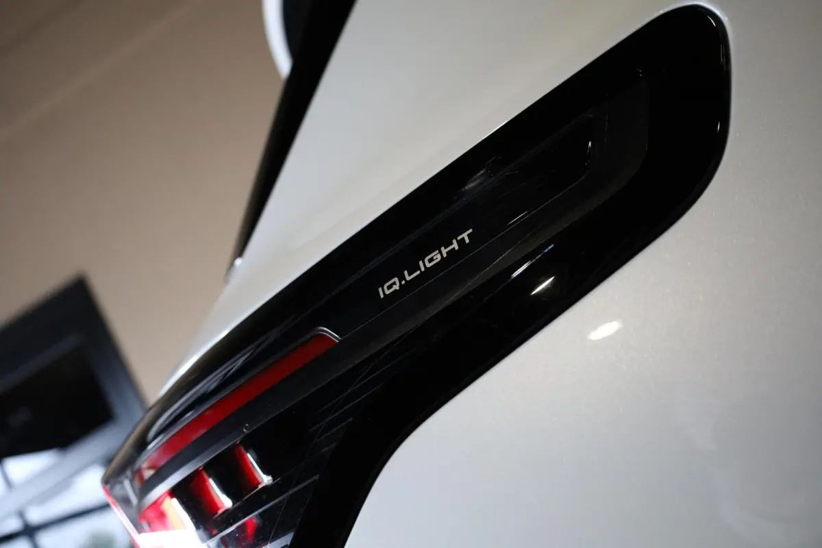 1.5 eHybrid R-Line Edition |Pano |Leder |Head-up |Massage |Harman/Kardon |Stoelverkoeling |360° |Trekhaak