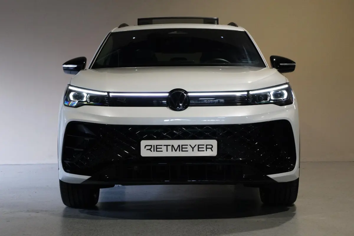 1.5 eHybrid R-Line Edition |Pano |Leder |Head-up |Massage |Harman/Kardon |Stoelverkoeling |360° |Trekhaak