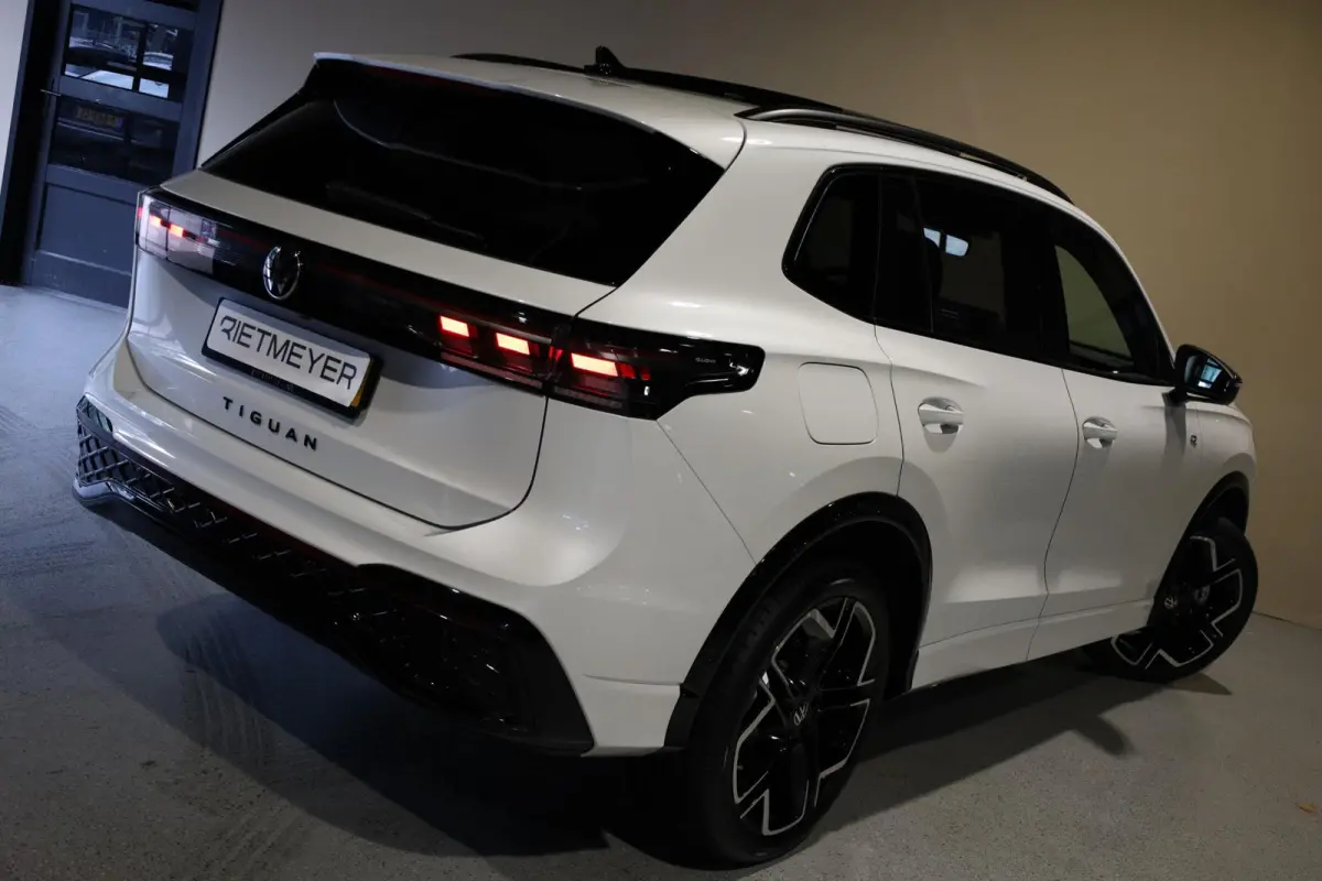 1.5 eHybrid R-Line Edition |Pano |Leder |Head-up |Massage |Harman/Kardon |Stoelverkoeling |360° |Trekhaak