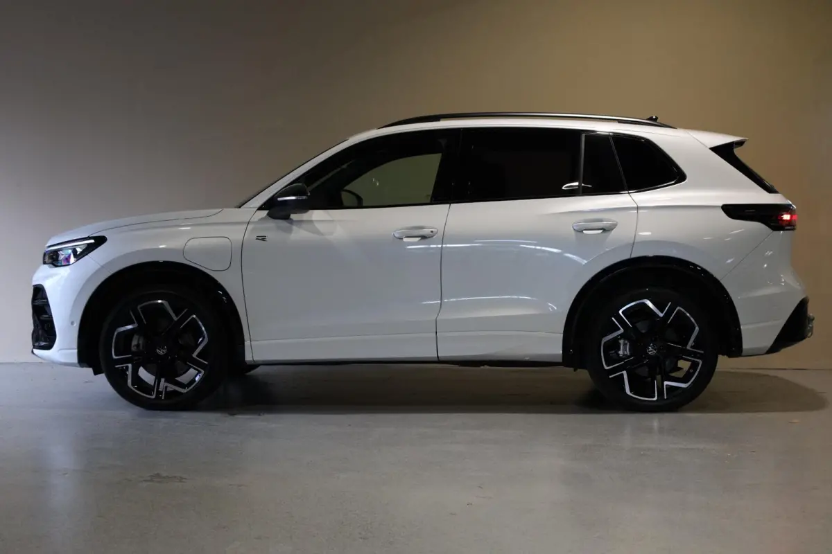 1.5 eHybrid R-Line Edition |Pano |Leder |Head-up |Massage |Harman/Kardon |Stoelverkoeling |360° |Trekhaak