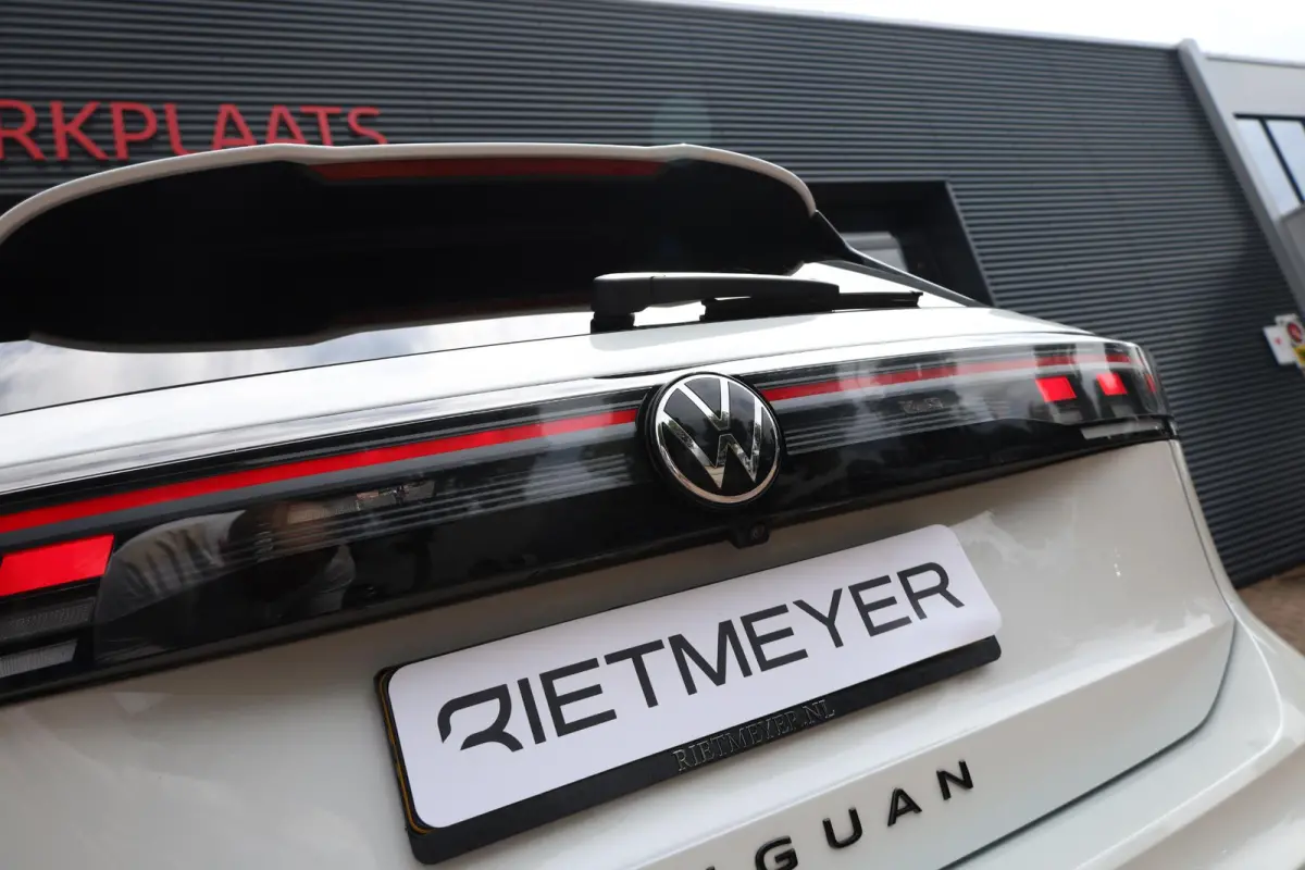 1.5 eHybrid R-Line Edition |Pano |Leder |Head-up |Massage |Harman/Kardon |Stoelverkoeling |360° |Trekhaak