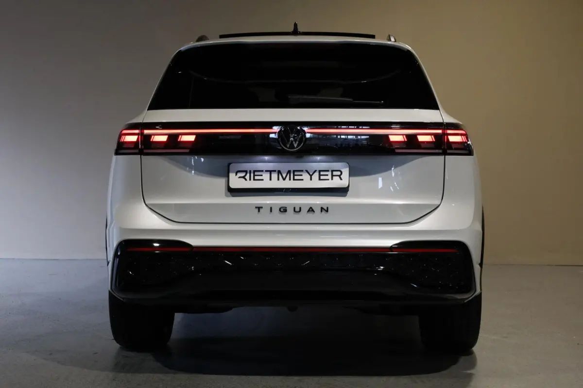 1.5 eHybrid R-Line Edition |Pano |Leder |Head-up |Massage |Harman/Kardon |Stoelverkoeling |360° |Trekhaak