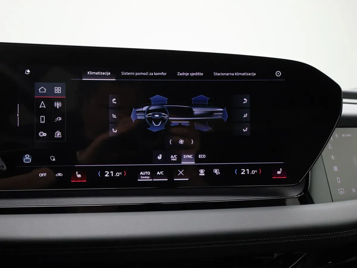 S edition Quattro 100 kWh | Adaptive cruise control | 360 graden camera | Stoelverwarming voor & achter | Climate control | Dodehoekdetectie | Geheugen best.stoel | Stuurverwarming |  MMI-bi