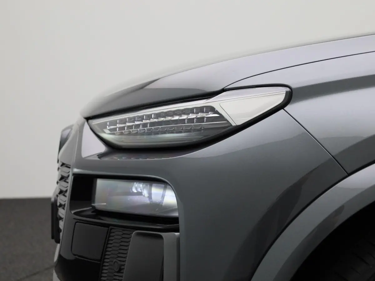 S edition Quattro 100 kWh | Adaptive cruise control | 360 graden camera | Stoelverwarming voor & achter | Climate control | Dodehoekdetectie | Geheugen best.stoel | Stuurverwarming |  MMI-bi
