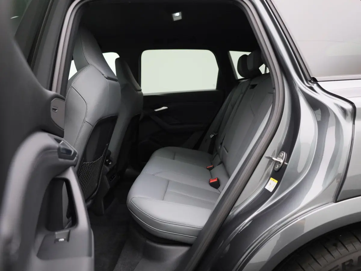 S edition Quattro 100 kWh | Adaptive cruise control | 360 graden camera | Stoelverwarming voor & achter | Climate control | Dodehoekdetectie | Geheugen best.stoel | Stuurverwarming |  MMI-bi