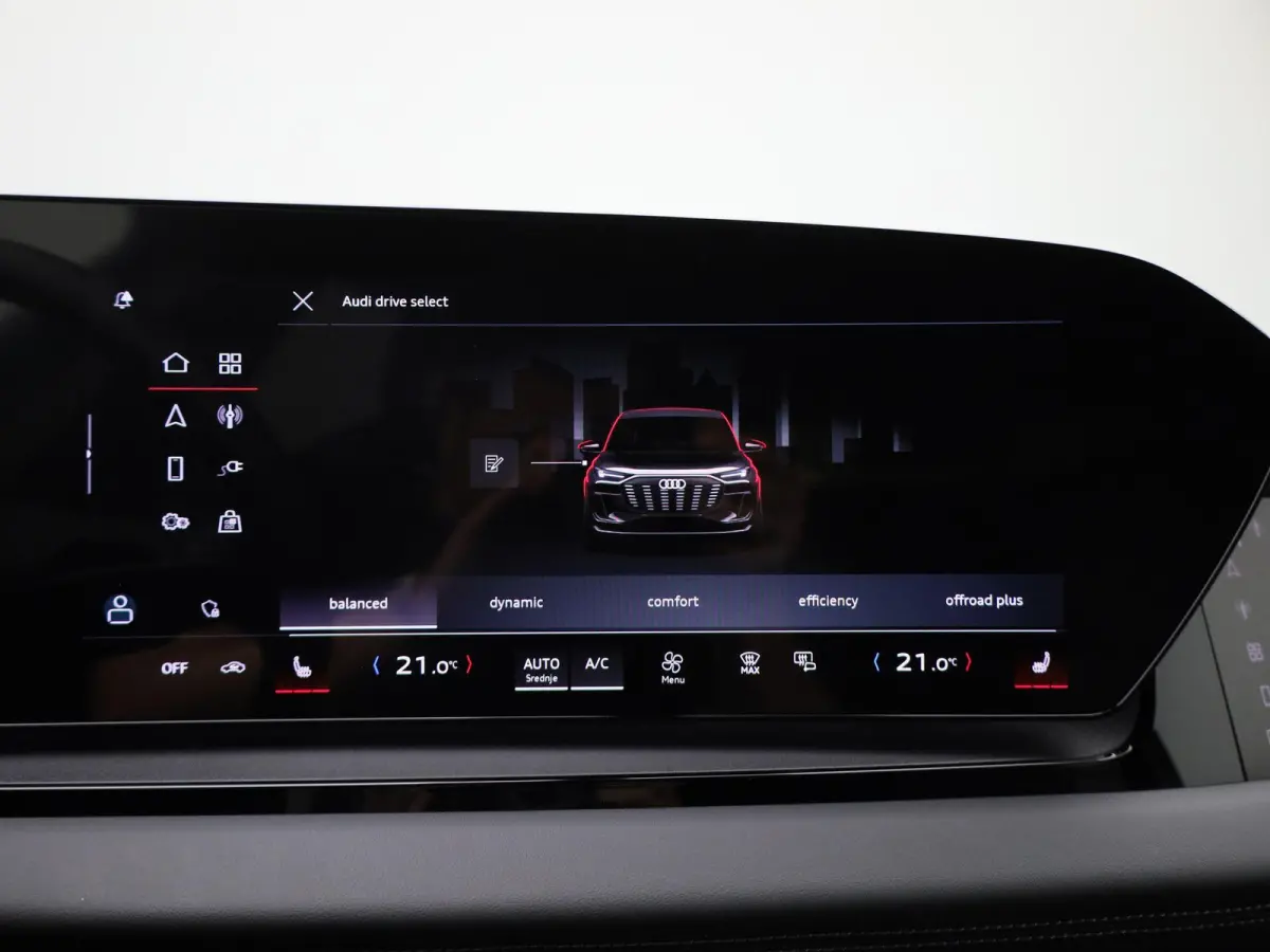 S edition Quattro 100 kWh | Adaptive cruise control | 360 graden camera | Stoelverwarming voor & achter | Climate control | Dodehoekdetectie | Geheugen best.stoel | Stuurverwarming |  MMI-bi
