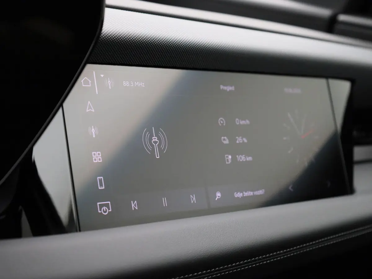 S edition Quattro 100 kWh | Adaptive cruise control | 360 graden camera | Stoelverwarming voor & achter | Climate control | Dodehoekdetectie | Geheugen best.stoel | Stuurverwarming |  MMI-bi