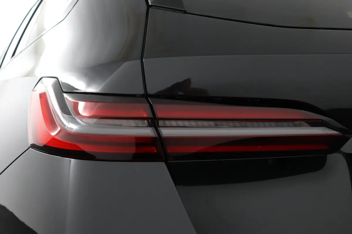 530e M Sport Edition | SOH 100% | Trekhaak | Driving Assistant Plus |  Bowers & Wilkins | Stoelventilatie voorstoelen |