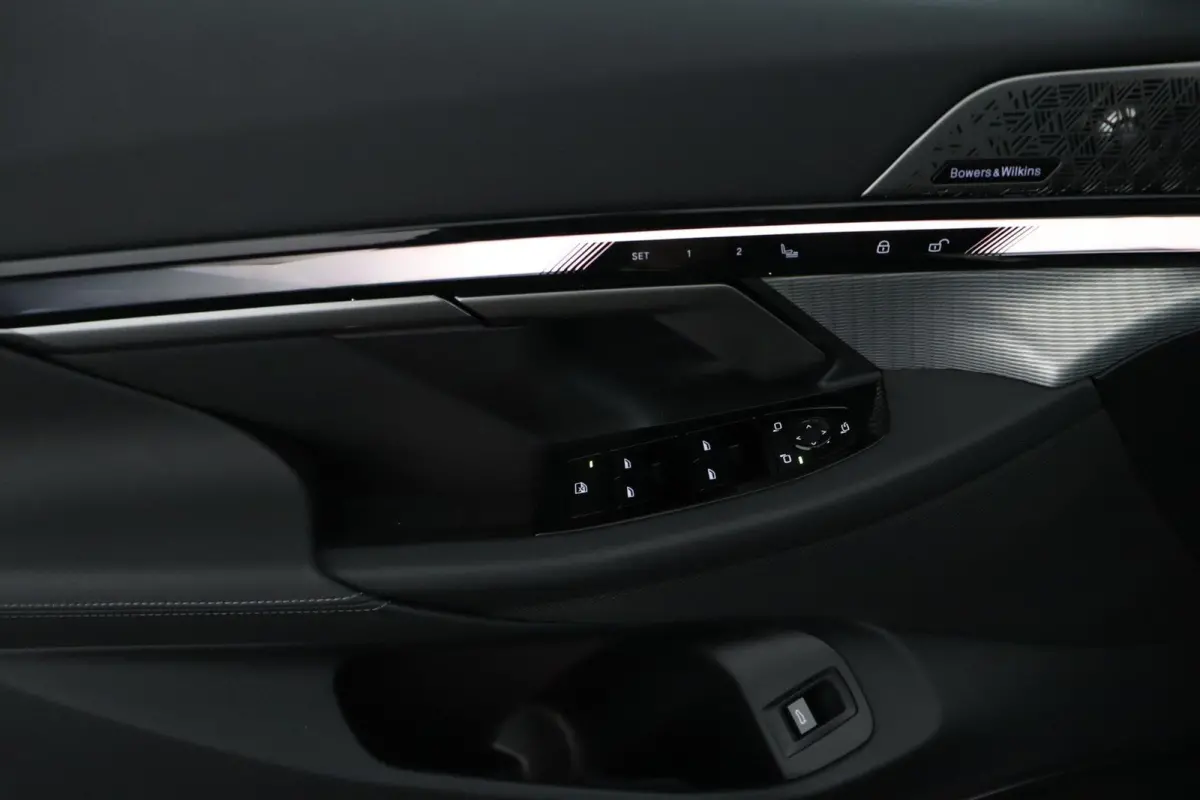 530e M Sport Edition | SOH 100% | Trekhaak | Driving Assistant Plus |  Bowers & Wilkins | Stoelventilatie voorstoelen |