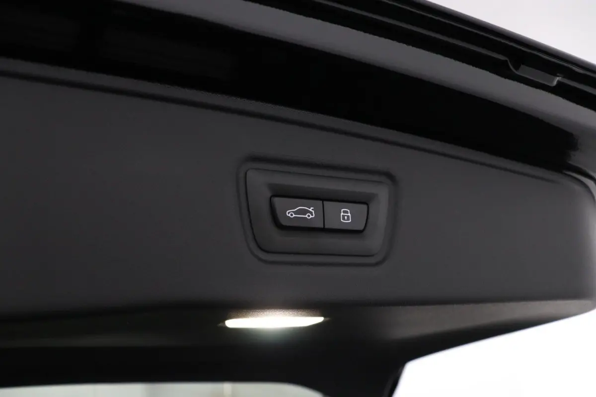 530e M Sport Edition | SOH 100% | Trekhaak | Driving Assistant Plus |  Bowers & Wilkins | Stoelventilatie voorstoelen |