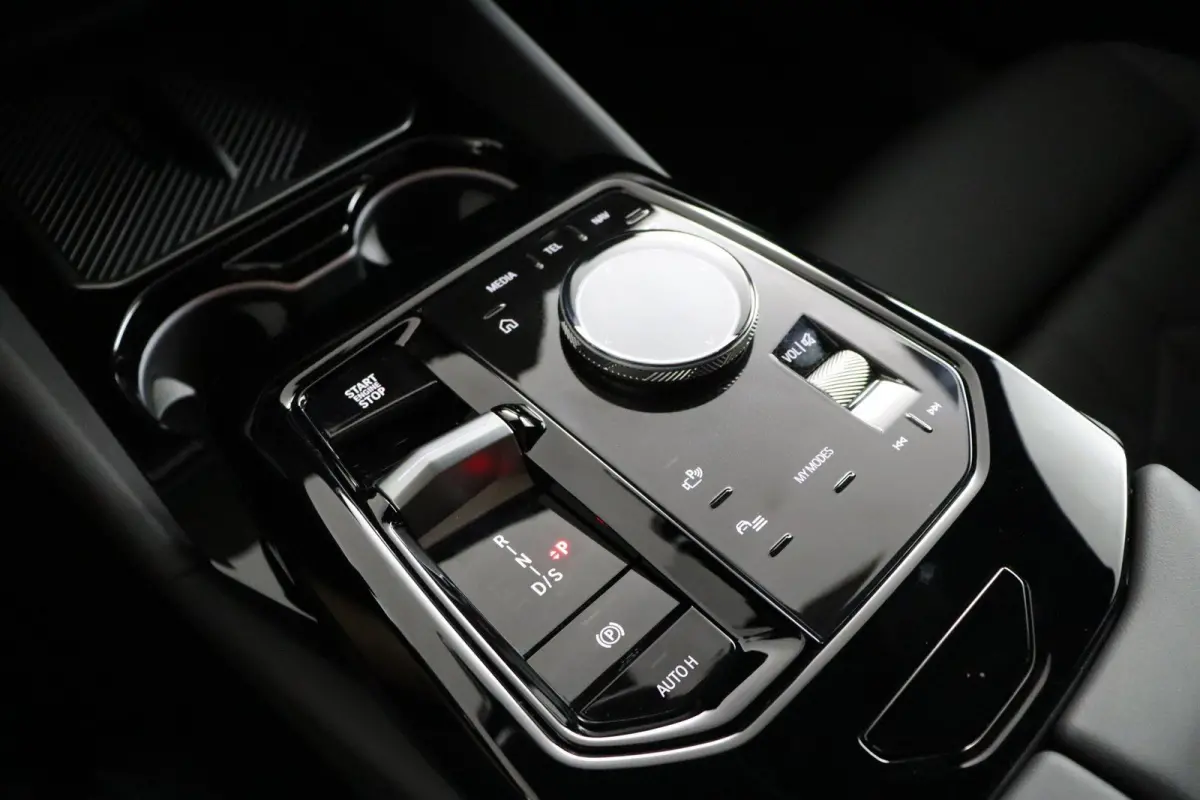 530e M Sport Edition | SOH 100% | Trekhaak | Driving Assistant Plus |  Bowers & Wilkins | Stoelventilatie voorstoelen |