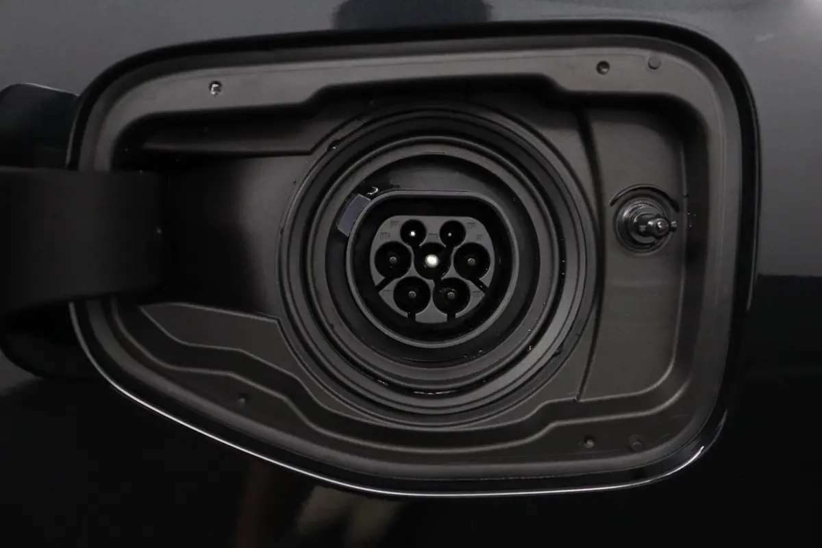 530e M Sport Edition | SOH 100% | Trekhaak | Driving Assistant Plus |  Bowers & Wilkins | Stoelventilatie voorstoelen |