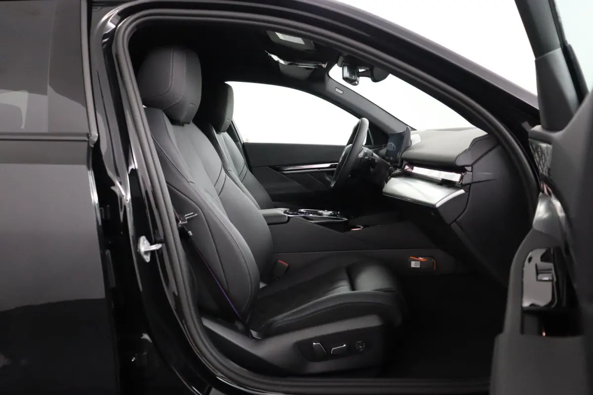 530e M Sport Edition | SOH 100% | Trekhaak | Driving Assistant Plus |  Bowers & Wilkins | Stoelventilatie voorstoelen |