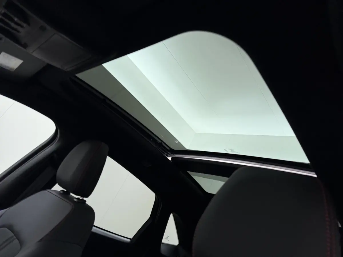 2.5 PHEV ST-Line X VAN: 47.900,- VOOR: 40.877,- UW HERFSTVOORDEEL: 7.023,-NIEUWE AUTO! | WINTERPACK | SNEL LEVERBAAR | BTW VERREKENBAAR