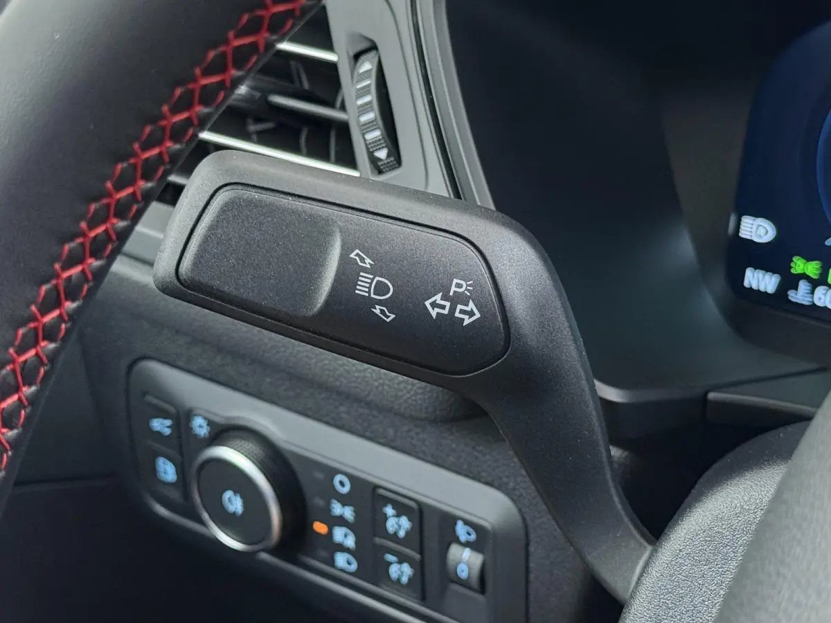 2.5 PHEV ST-Line X VAN: 47.900,- VOOR: 40.877,- UW HERFSTVOORDEEL: 7.023,-NIEUWE AUTO! | WINTERPACK | SNEL LEVERBAAR | BTW VERREKENBAAR