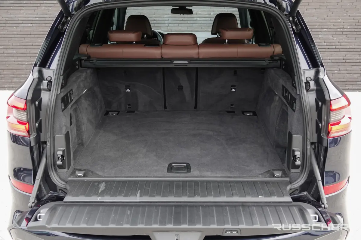 Xdrive 30d 265Pk Aut. | M-Sport | High Executive | Luchtvering | Panoramadak | Head-Up Display | 22''