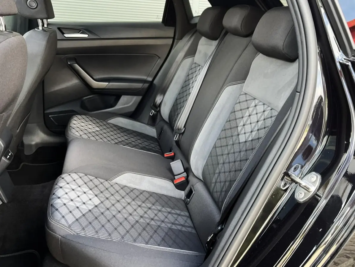 1.0 TSI 95pk R-Line | Panoramadak | Navigatie | IQ Light