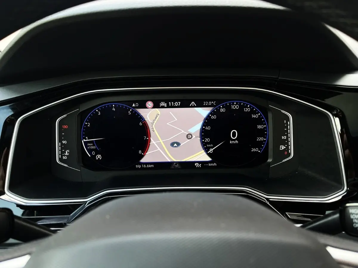 1.0 TSI 95pk R-Line | Panoramadak | Navigatie | IQ Light