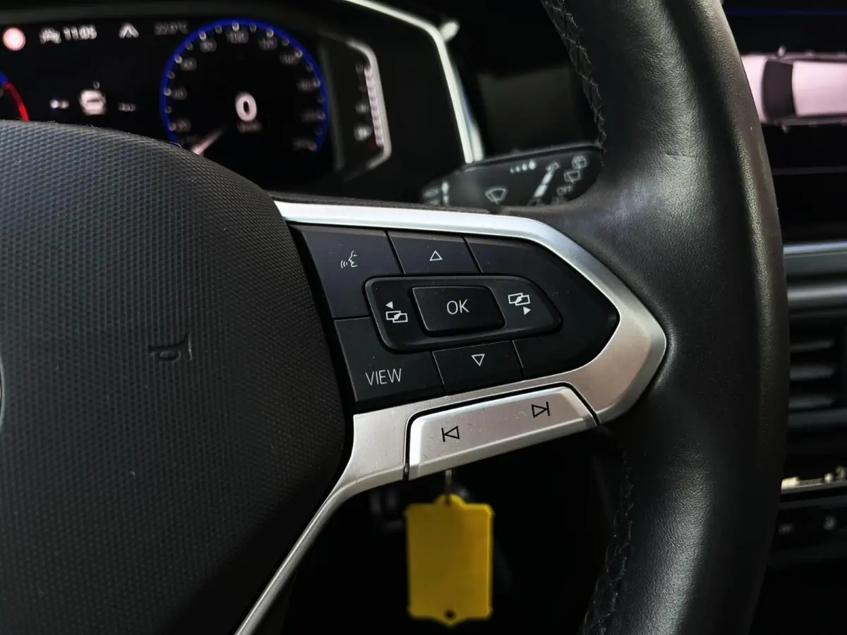 1.0 TSI 95pk R-Line | Panoramadak | Navigatie | IQ Light