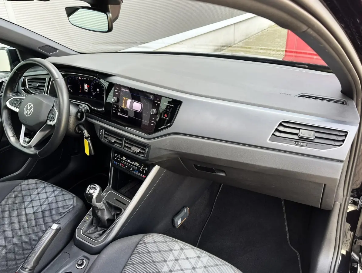 1.0 TSI 95pk R-Line | Panoramadak | Navigatie | IQ Light