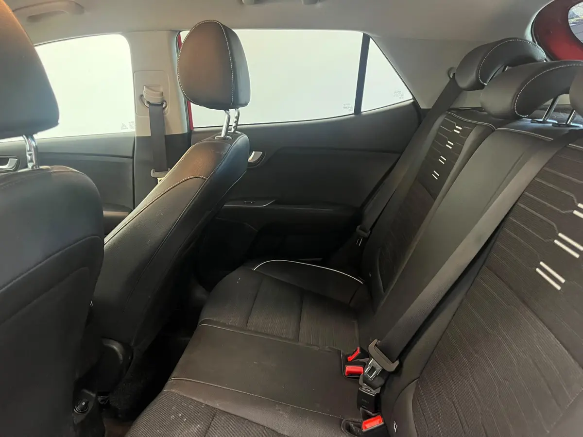 1.0 74kW GT Line Automaat Navigatie Apple Carplay Android Auto Camera Parkeersensoren achter Adaptive Cruise Control Stoel- en stuurverwarming Full Led Half leder Climate Control Lichtmetale